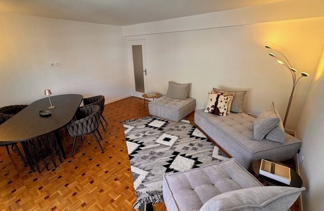La Maison de Louise: Appartement Rénové, Élégant, Central, Mer & Plages Proches!