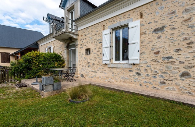 La Maison de Tété - Charming Cottage near Lourdes, Private Terrace, Garden, WiFi