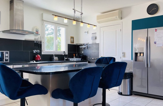La Maison du Haut Village, a very beautiful residence in a relaxing setting