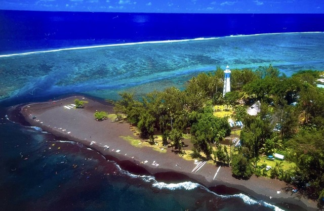 La maison près du phare, a minute walking distance from Pointe Venus beach