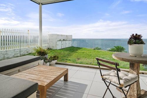 La Marne Vista - Cliffside Haven with Whale Spotting