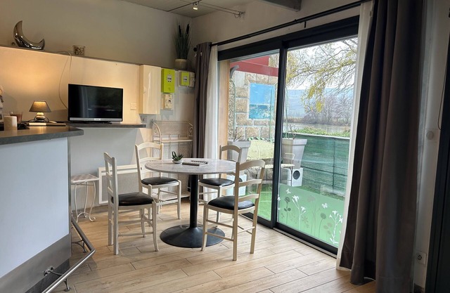 La Paillote -Cottage river view 4P 12 min Epernay
