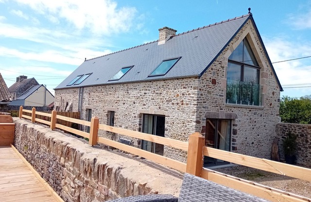 La Petite Ferme Du Cotentin in a village 5 minutes from the sea.