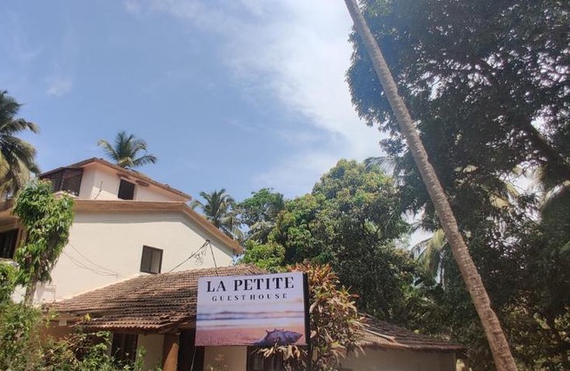 La Petite Guest House