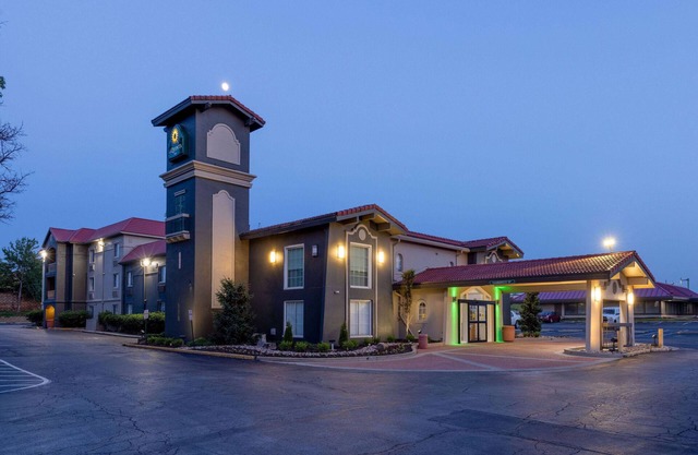 La Quinta Inn by Wyndham Kansas City Lenexa
