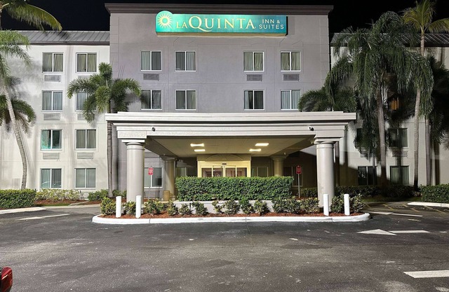 La Quinta Inn & Suites by Wyndham Sawgrass
