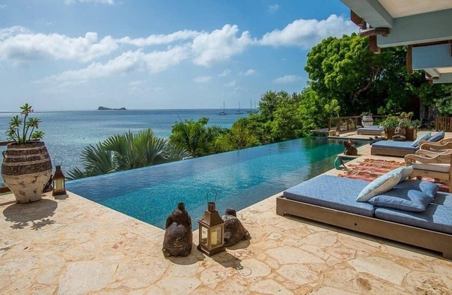 La Vida in Nail Bay by Personal Villas - Stay on a Beautiful Secluded Beach