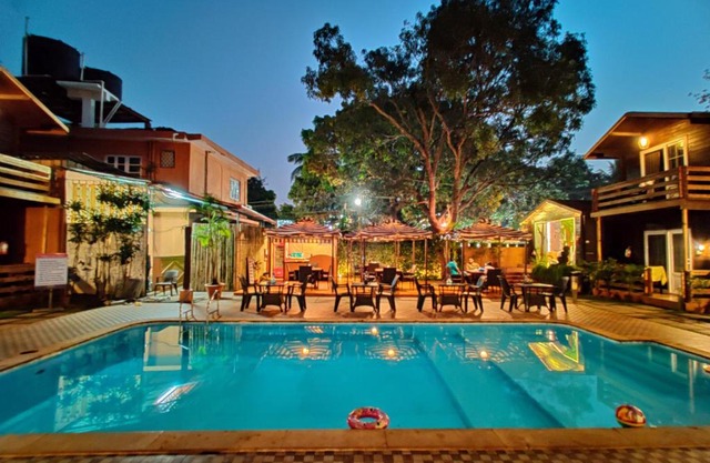 La Vie Woods- couples/families only
