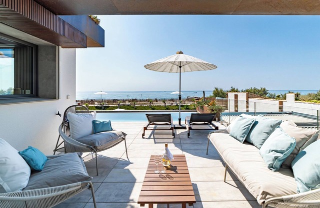 La Villa Miramar