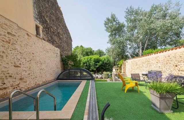 La Vonne: swimming pool and river access