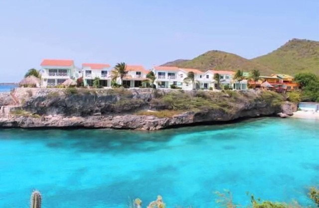 Lagoon Beach Resort 2 bed/2 bath with huge covered balcony and beach access