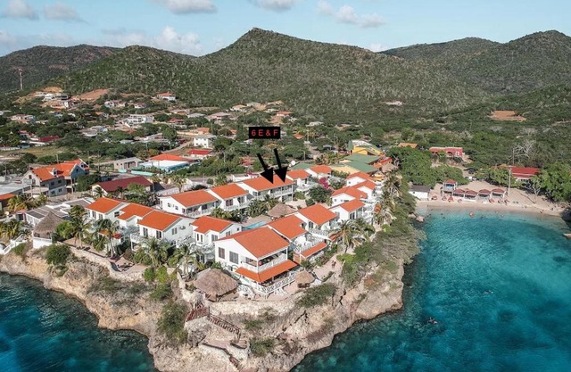 Lagoon Ocean Resort 2 bdrm/2bath with beach access