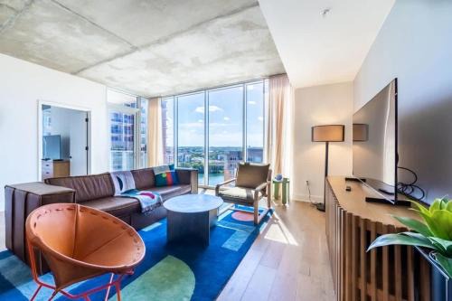 Laguna at the Rainey District - Luxury Condo
