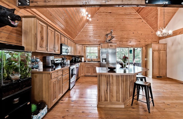 Lake Forest Luxury Log Cabins