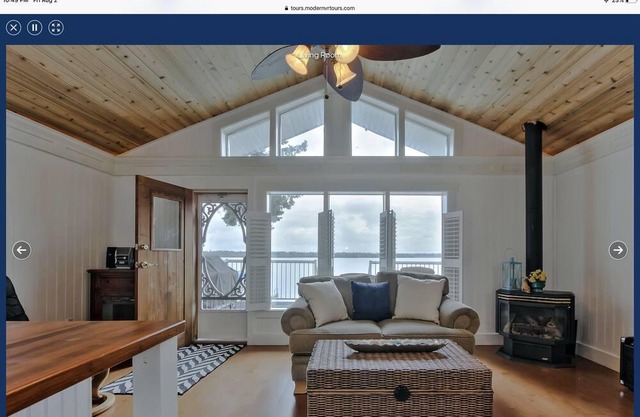 Lake front Cabin with a view