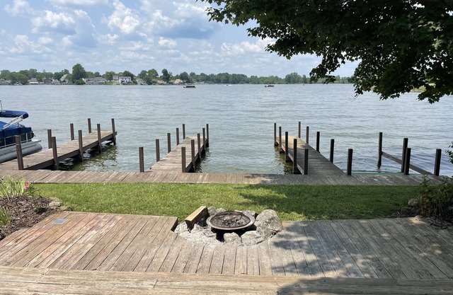 Lake House with Spectacular Sunsets & Boat Dock