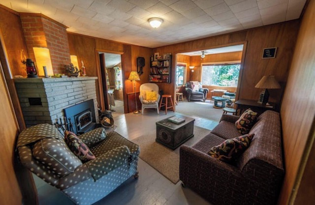 Lake side, beach access, 50s Inspired cottage in Port Stanley, ON!