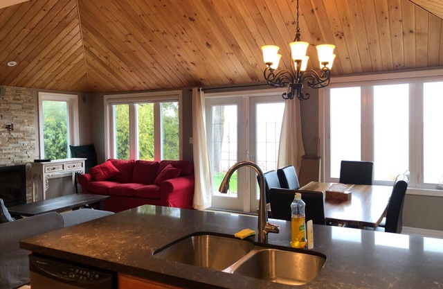 Lake Simcoe - Bayview Beach Lakefront cottage 1 hour North of Toronto