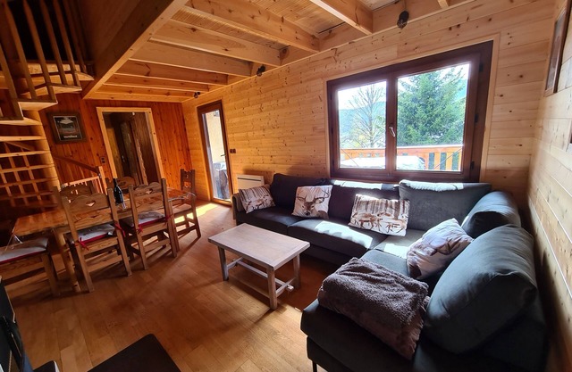 Lake view chalet