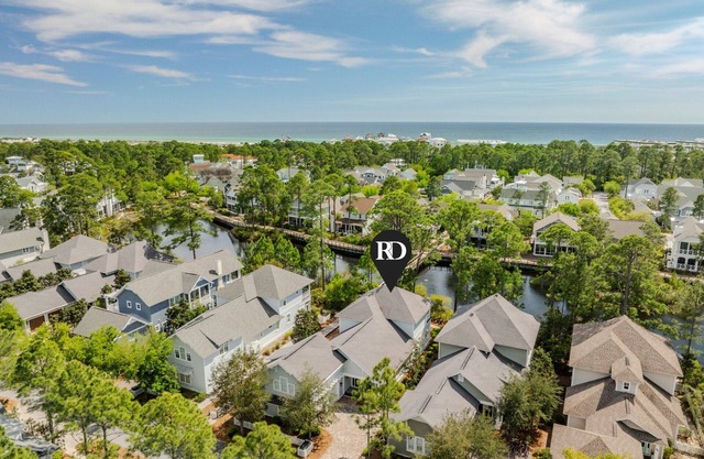 Lake Views + Screened In Porch- Paradise Found by Royal Destinations