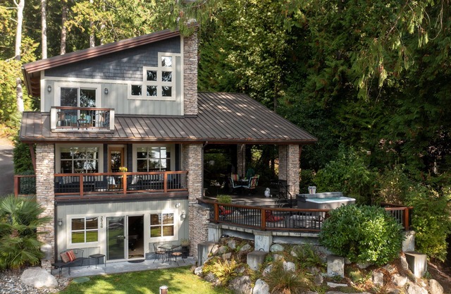Lake Whatcom Water Front/3 Acres/Kayak/Boards/Wood Fireplace