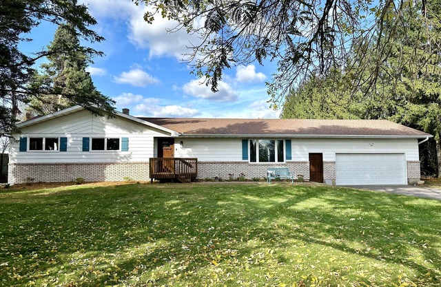 Lake Wissota home with lakefront views, hot tub and large yard
