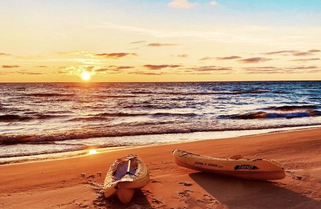 Lakefront Beach Resort,Huge Deck & Amazing Sunsets