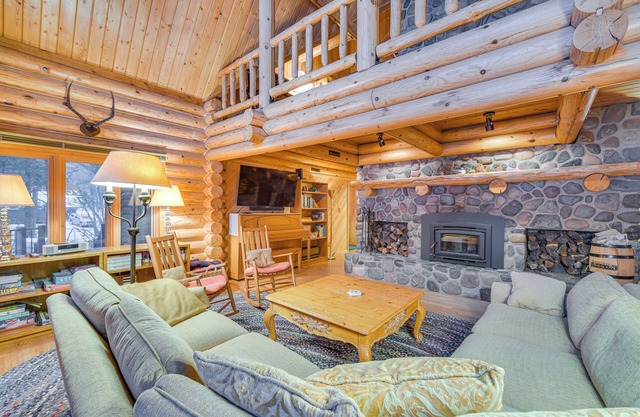 Lakefront Cabin w/Sauna & Dock in Webster!