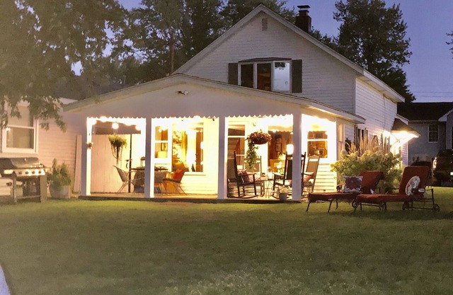 Lakefront cottage on Chautauqua Lake
