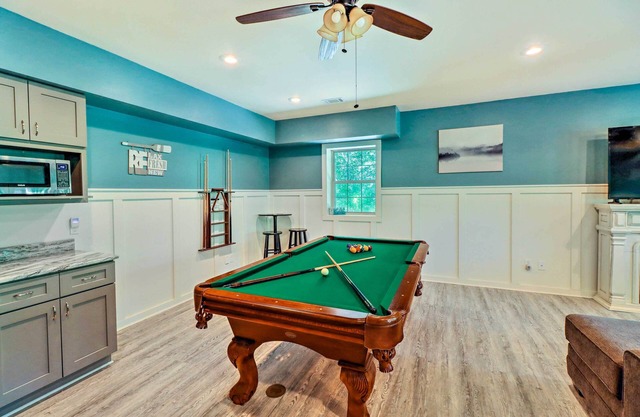 Lakefront Family Escape w/Fire Pit & 2 Decks!