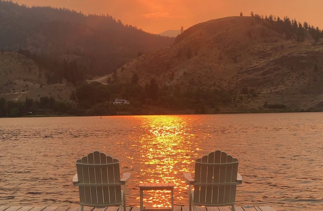 Lakefront Home With 150 Feet of Private Beach In The Heart Of Wine Country