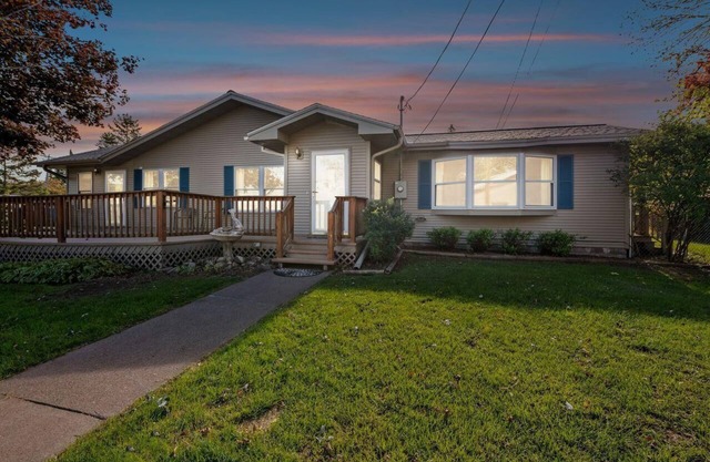 Lakefront Home with beach access, recreation galore, & fun for the whole family!