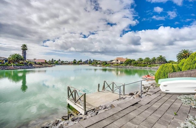 Lakehouse28 Waterfront Resort Living Encounter Bay