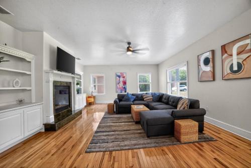 Lakeland Oasis Hot Tub, Lanai & Fire Pit home