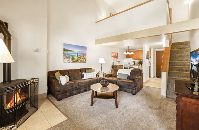 Lakeland Village 2 Bed Condo w/Pool View