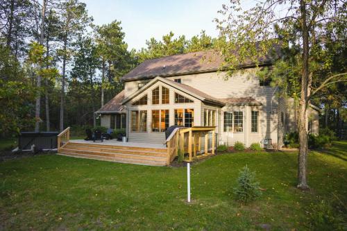 Lakes and Links Luxury Retreat