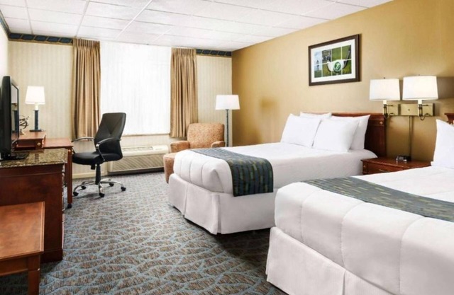 Lakeview Golf Resort Hotel Elegant 1BR Suite