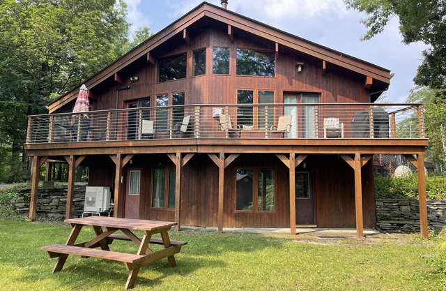 Lakewood Lodge with Cayuga Lake Vistas