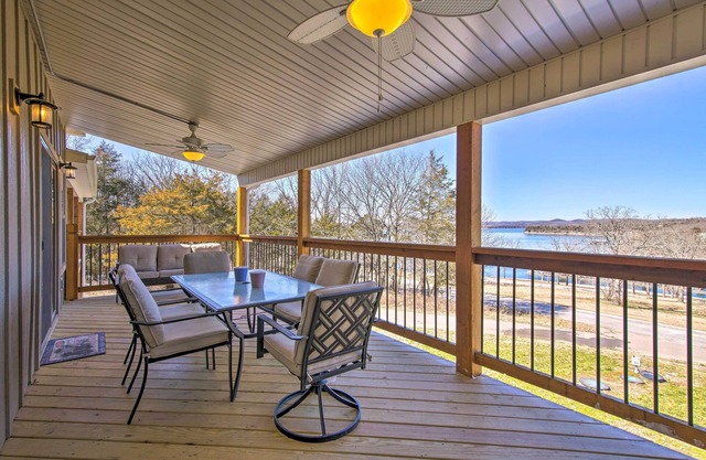 Lampe Retreat w/Pool Access - Walk to Lake!