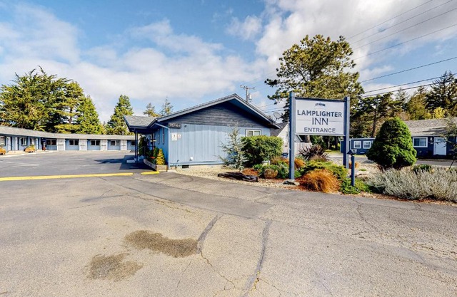 Lamplighter Inn