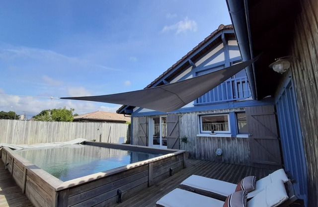 Landes House for 12 near ocean, pool, WIFI included