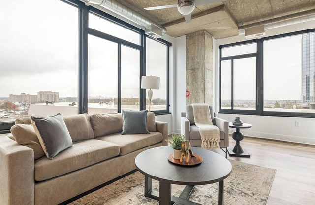 Landing | Amazing 2BD, Gym, Game Room