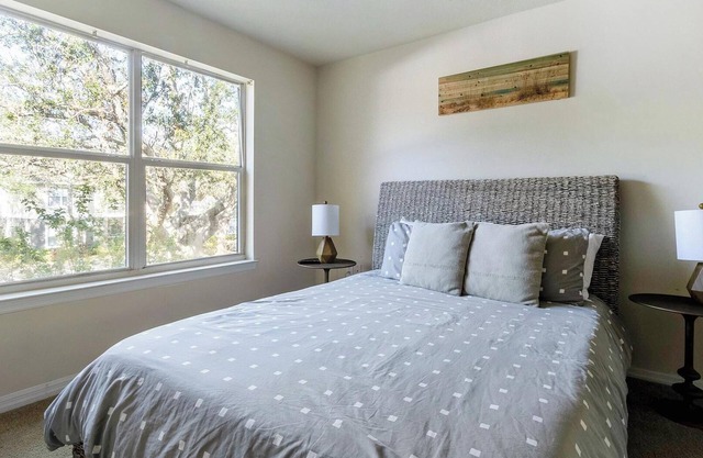 Landing at Champions Walk - 2/1 Bedrooms in South.