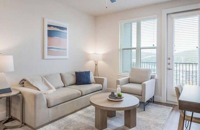 Landing at La Tierna - 1 Bedroom in Northwest Side