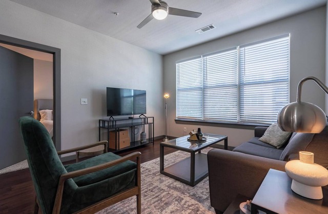 Landing at Lofts on Main - 1 Bedroom in Monte V.