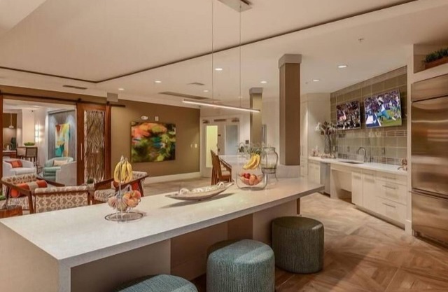 Landing at Portico - 1 Bedroom in Downtown Sunrise