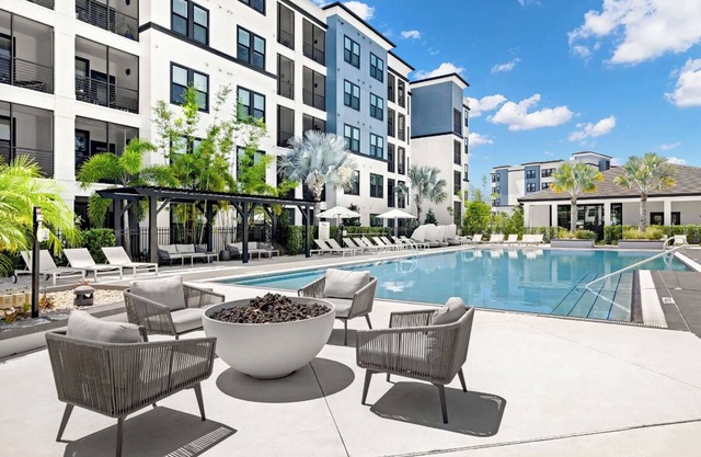 Landing at The Pointe on Westshore - 1 Bedroom .