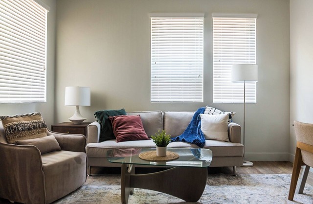 Landing | Beautiful 2BD, Gym, Pool