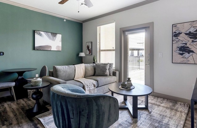 Landing | Chic 1BD, Pool, Courtyard