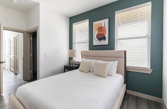 Landing | Chic 1BD, Yoga Studio, Gym